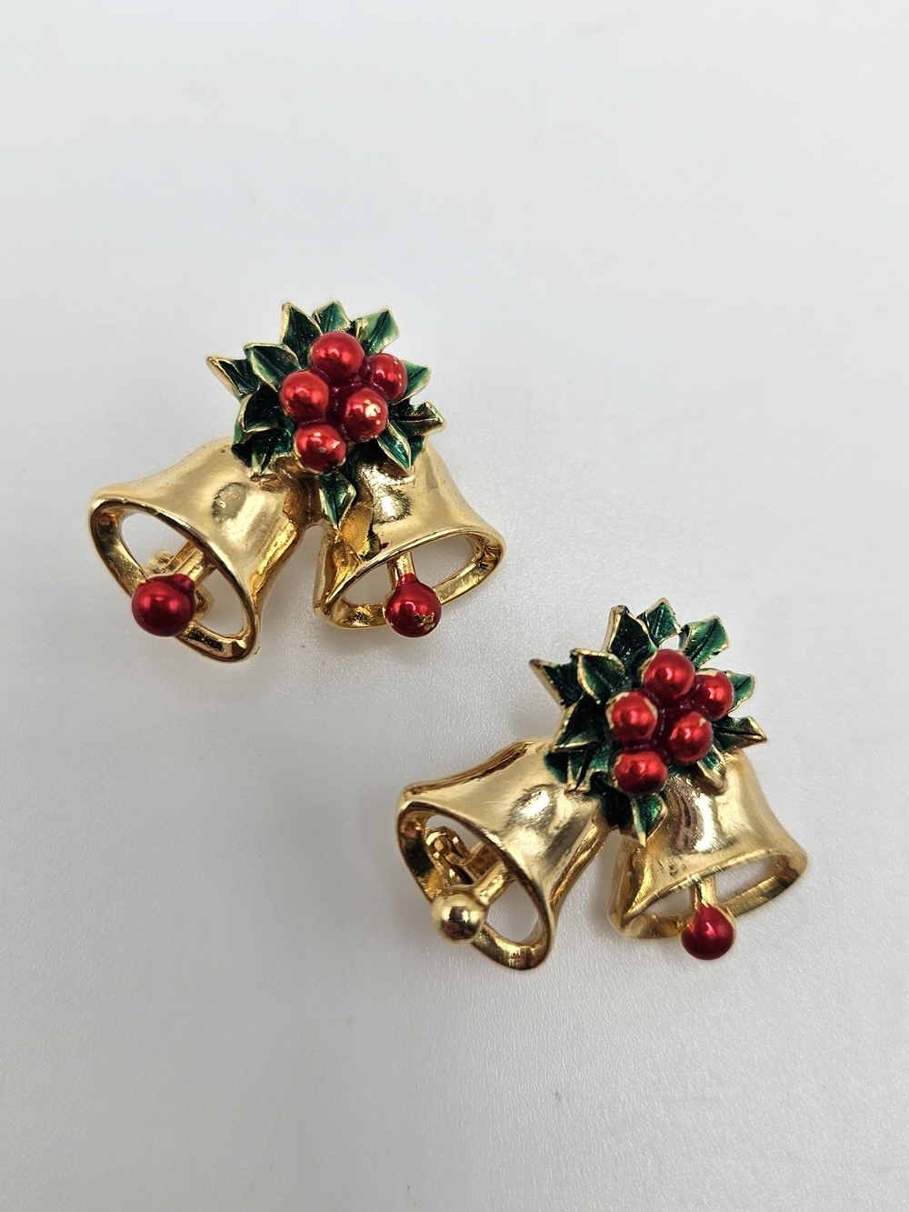 VINTAGE Gold Tone Red Berries Holly Christmas Bells Scatter Pin Brooch Set